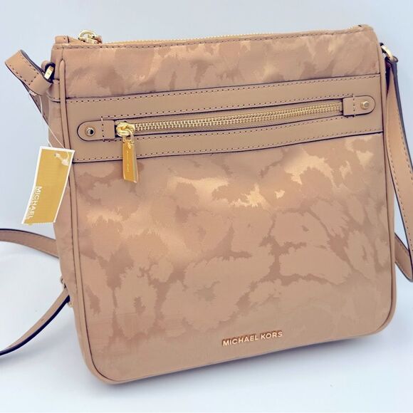 Michael Kors Jet Set Charm Large North/South Large Nylon Bag, purse - Picture 4 of 9